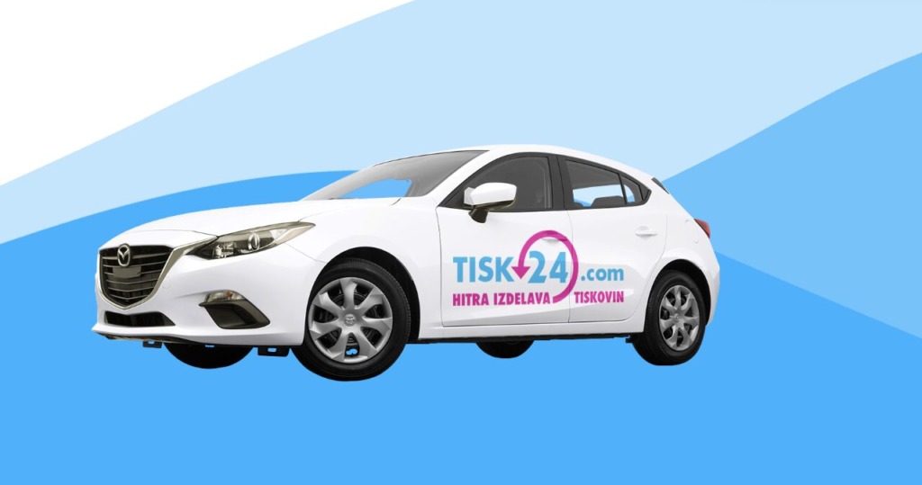 Avtomobil, ki ima nameščene nalepke za avto