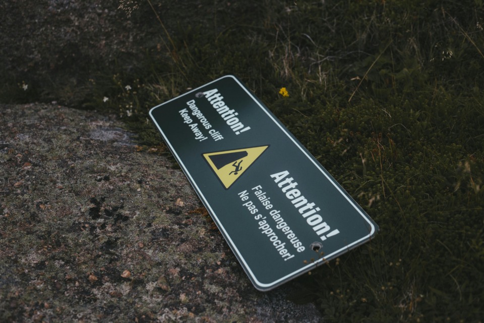 Opozorilo ali alarm? Razlika, ki ti lahko prihrani paniko in napačne poteze