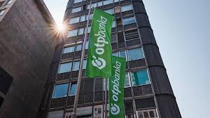 Hišne preiskave in sumi korupcije: mariborski kriminalisti pod drobnogled vzeli banko