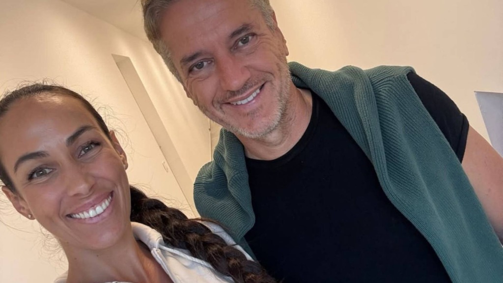 V središču razprave je dejstvo, da je soproga predsednika vlade Roberta Goloba postala kolumnistka. FOTO: Instagram
