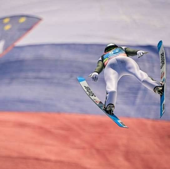 slovenija in smucarski skoki - NaDlani.si Foto: Slovenija in smučarski skoki