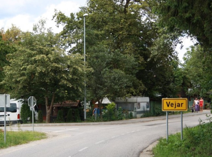 vejar - NaDlani.si Romsko naselje Vejar v občini Trebnje; vir: Facebook