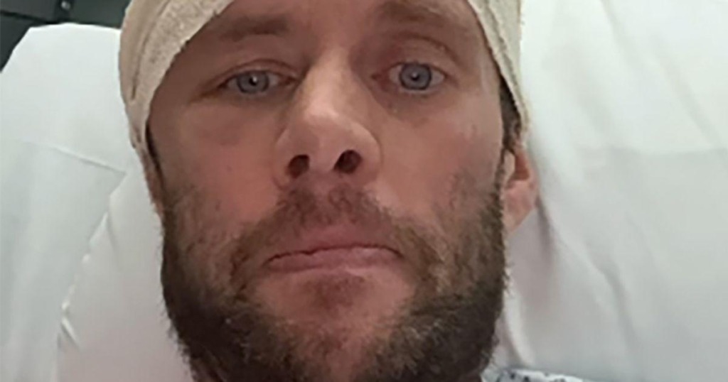 Nekdanji veslač lahko zdaj komunicira le še prek sporočilnega sistema. FOTO: X