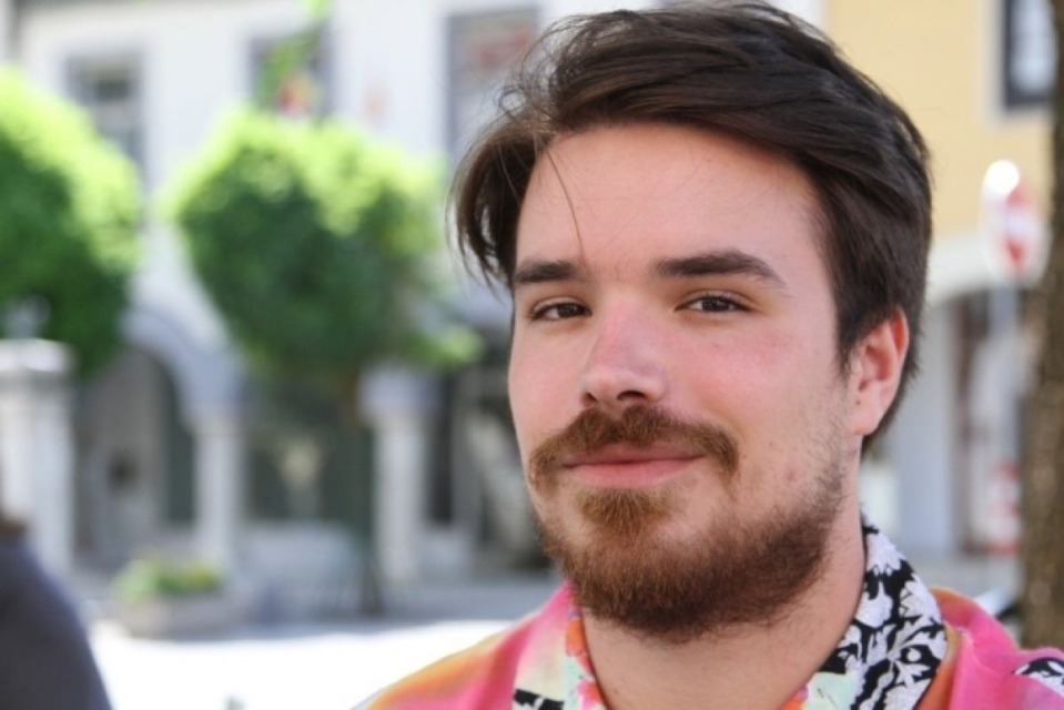 Ljudje ga videvajo v Ljubljani, drugi pravijo, da je v tujini – kje je v resnici Dušan Smodej in ali ga kdo ščiti?