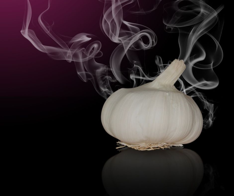 Znebite se vonja na rokah s preprostimi triki. Soda bikarbona, nerjaveče jeklo ali navadna žlica bodo hitro osvežili vaše dlani.