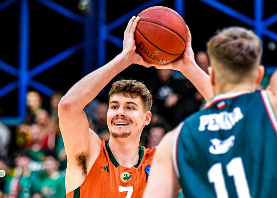 Veliki met Olimpije, Poljake so ponižali z rekordom