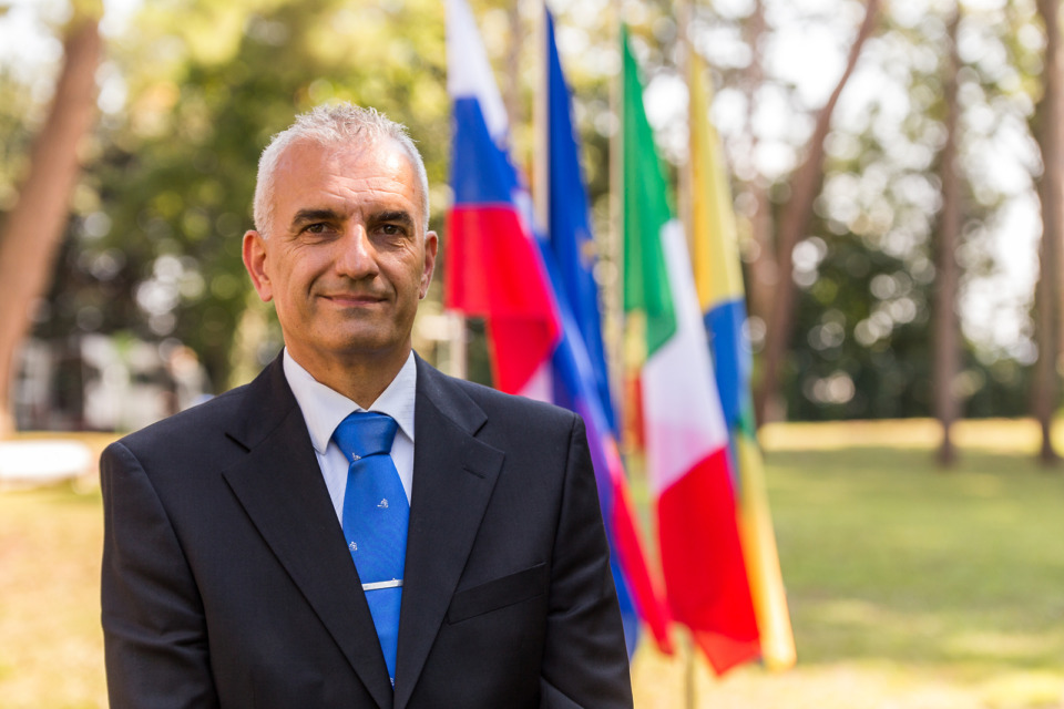 V Ankaranu zavrelo! Svetniki zapuščajo odbore in komisije: “Župan upošteva le tisto, kar mu politično ustreza”