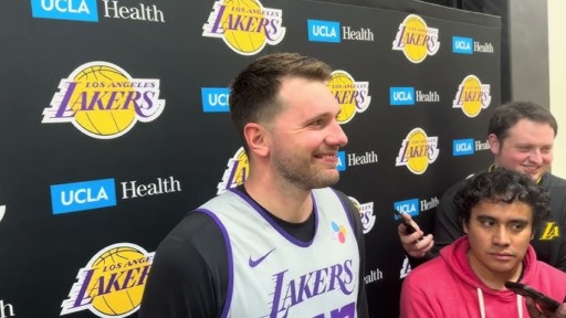 Luka Dončić in njegova izbranka kljub svetovni slavi skrbno varujeta zasebnost svoje družine. FOTO: YouTube