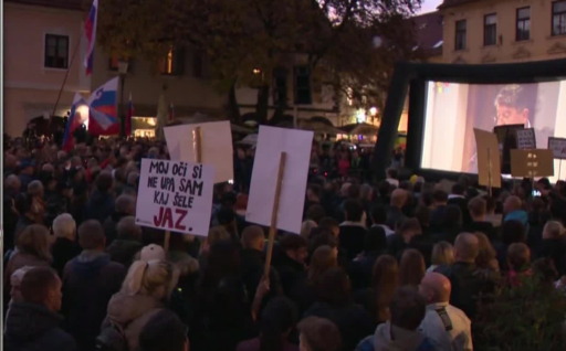 rotest pripadnikov romske skupnosti, ki ga je za torek v Novem mestu zaradi rubeža socialnih pomoči pripravljalo društvo Vstani romski otrok, je preklican.