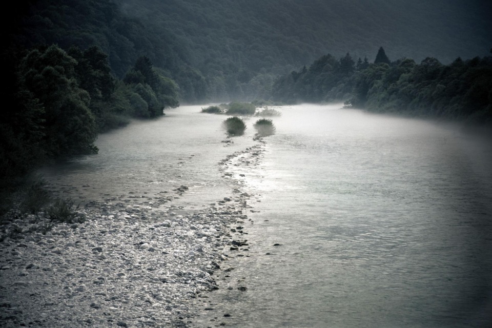 Slovenijo zadnje čase pretresajo izginotja: zakaj se zgodbe tako pogosto končajo v vodi? – res zgolj naključje?