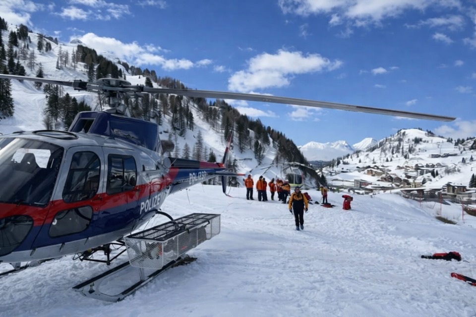Smrt pohodnika na Begunjski Vrtači, smučarko reševali s helikopterjem