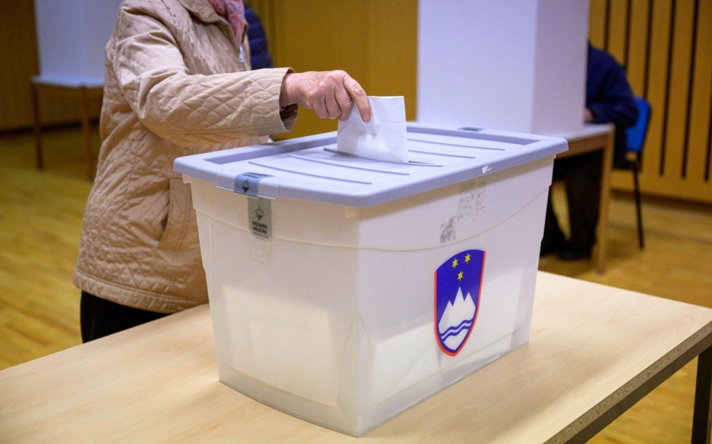 150.000 evrov za mega volišče v Stožicah: kdo si je to izmislil – in kdo bo odgovarjal?