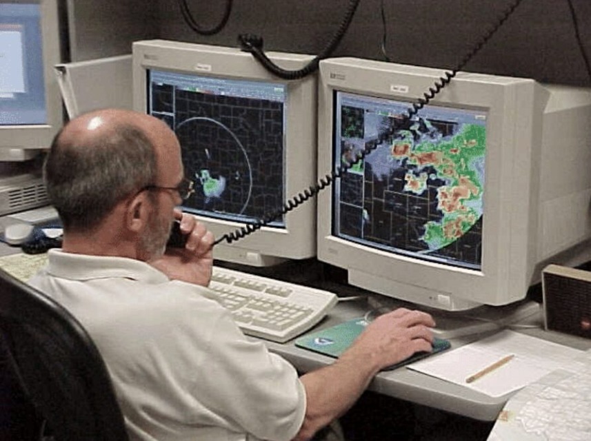 Meteorolog med raziskavo, kakšno bo vreme jutri