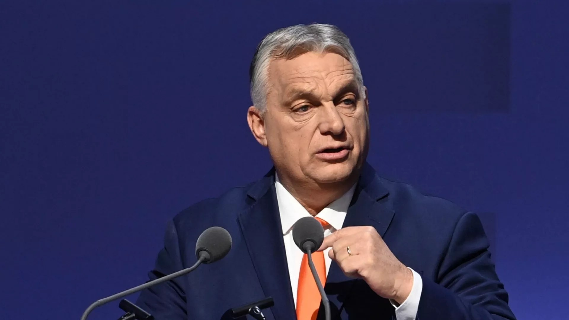Mladi Madžari dvigujejo glas: ali lahko premešajo Orbánovo dolgo vladavino?