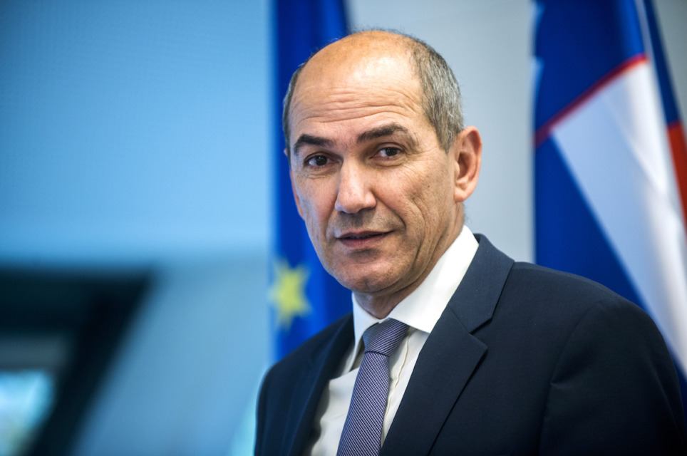 Sedaj je uradno: Janez Janša se vrača na čelo vlade! - dobil je 51 glasov