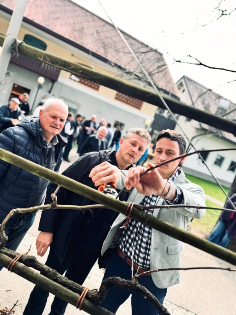 To posebno vlogo je zdaj dobil Peter Prevc, mnogi so navdušeni