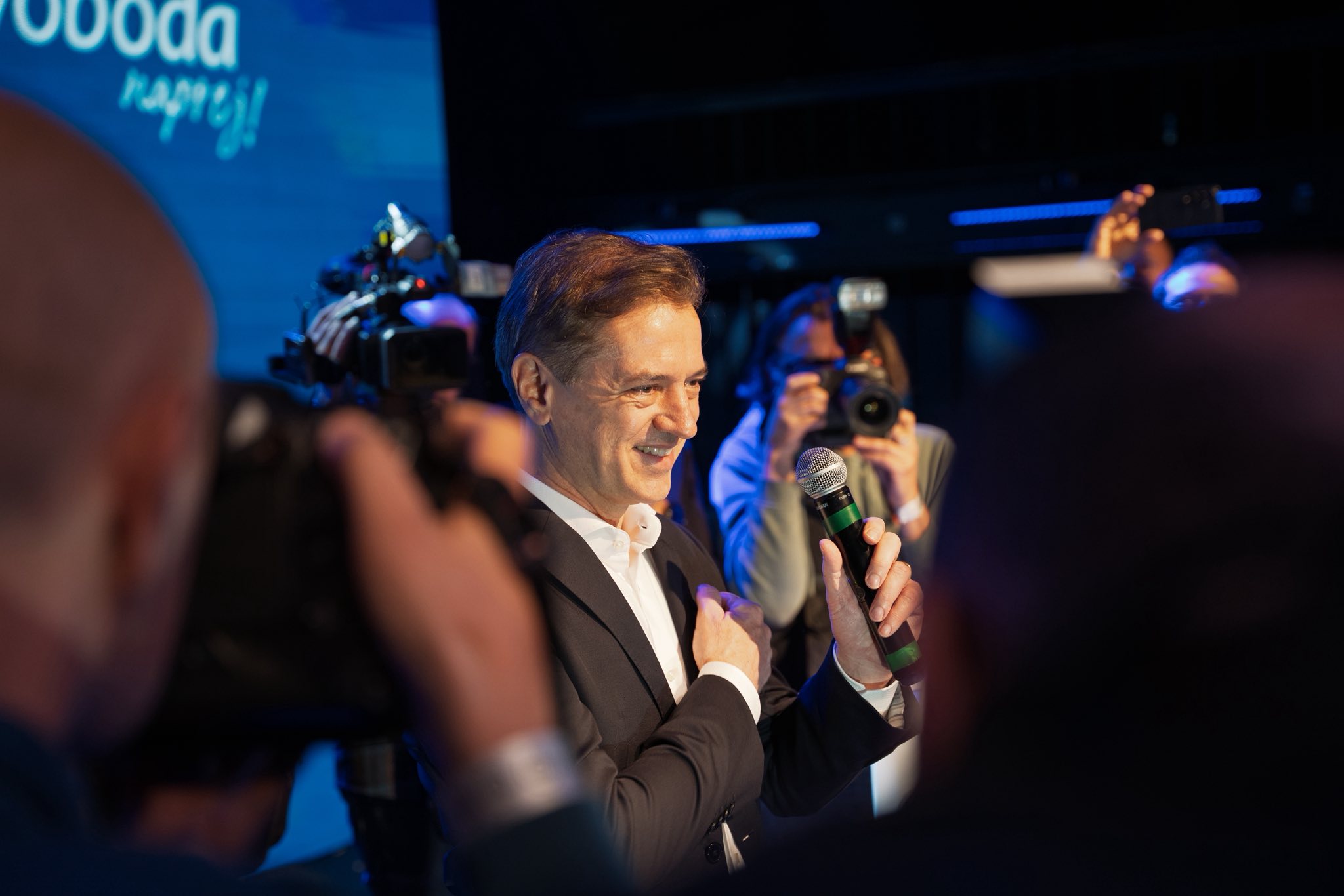 Golob v središču: naključje ali premišljena politična poteza?; vir: Zajem slike