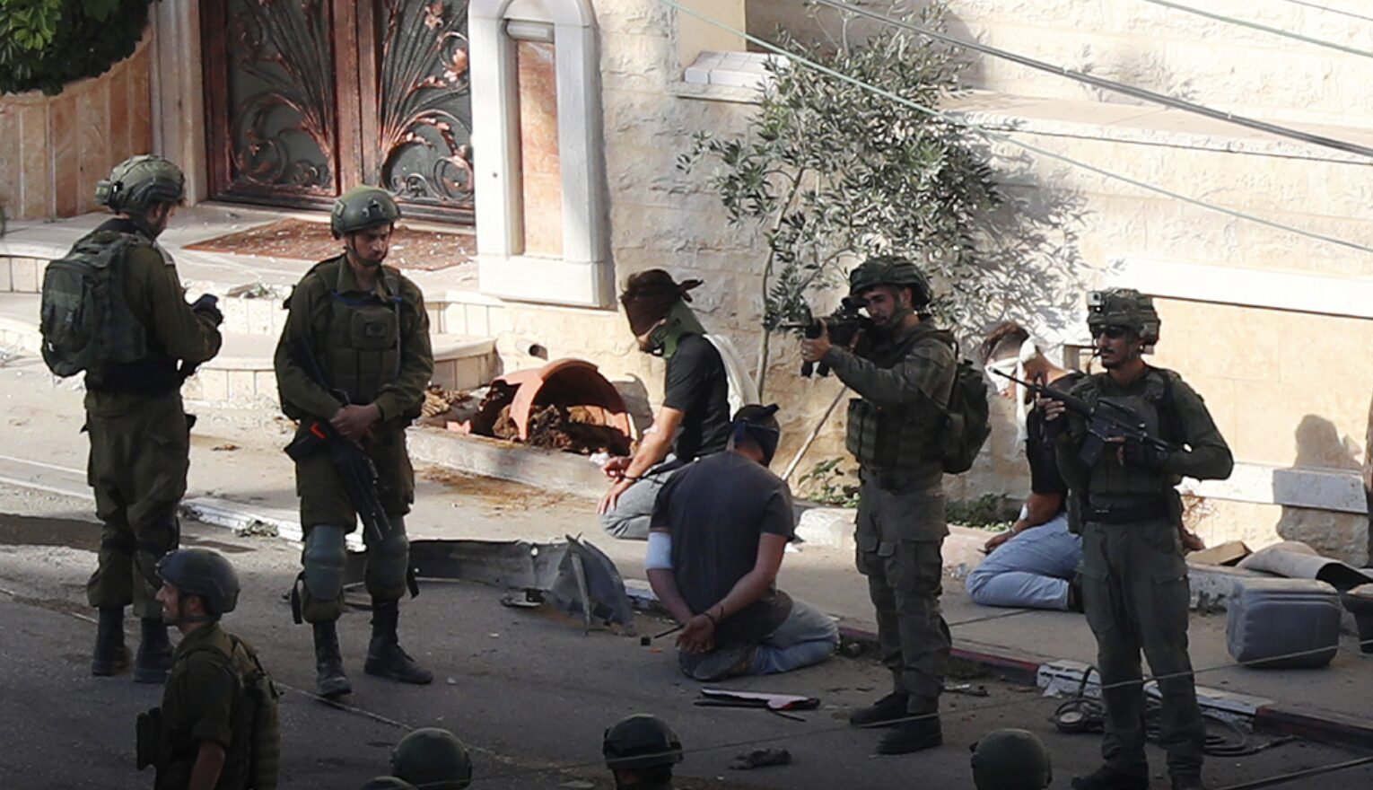 Izrael potrdil strožjo kazen: smrtna kazen za Palestince, obsojene za smrtonosne napade