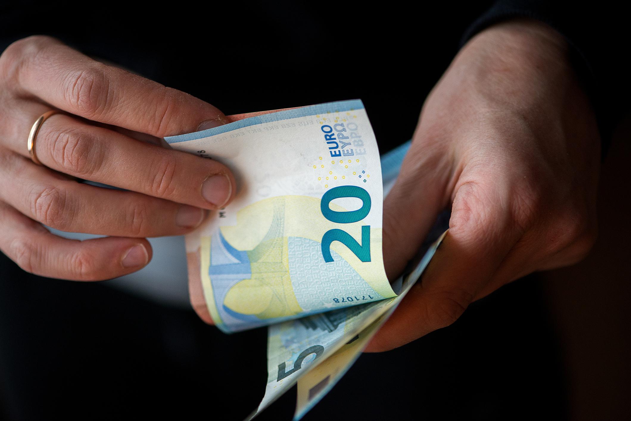 evri in dokumenti na mizi starševski dodatek