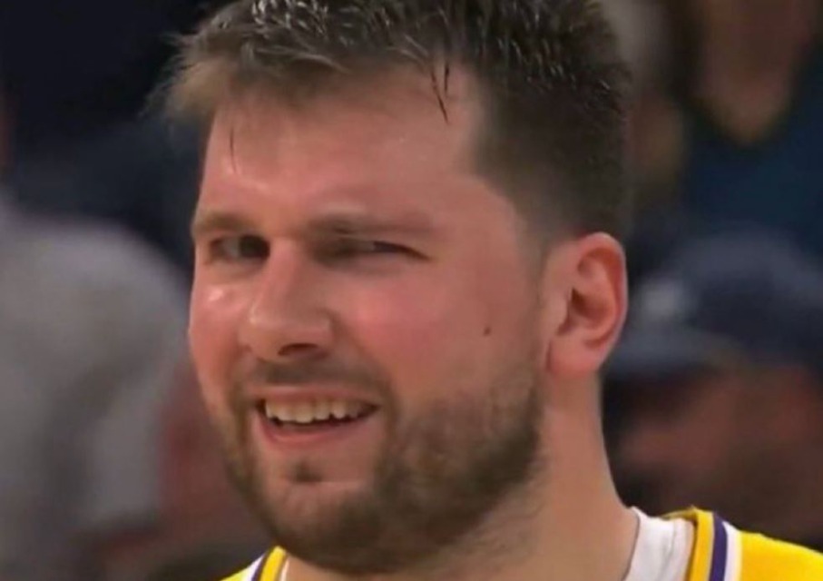 Dončić je ostal drugi igralec Los Angeles Lakers po Kobeju Bryantu iz leta 2013, ki v sezoni dosega povprečje 30 točk in več kot 100 ukradenih žog. FOTO: X