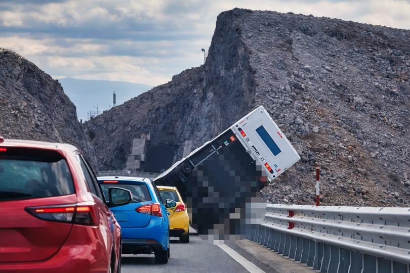Orkanska burja pri sosedih povzroča kaotične razmere: Pag odrezan, mostovi in ceste zaprti – odrezan tudi otok Krk (VIDEO)
