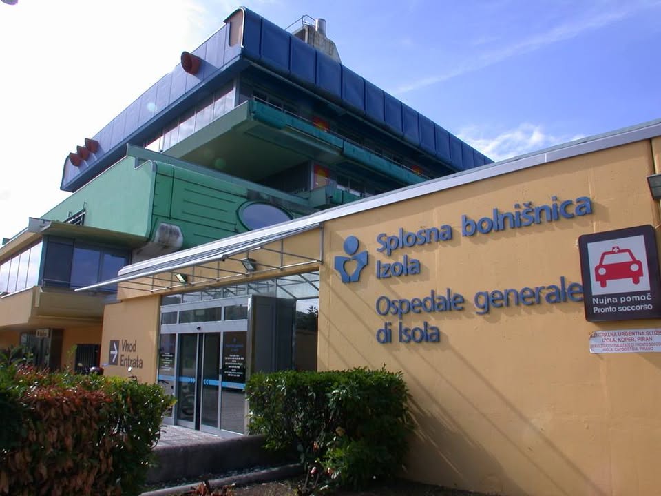 NAPETO V IZOLSKI BOLNIŠNICI: Nov režim dela razburil medicinske sestre – kdo bo nosil posledice?