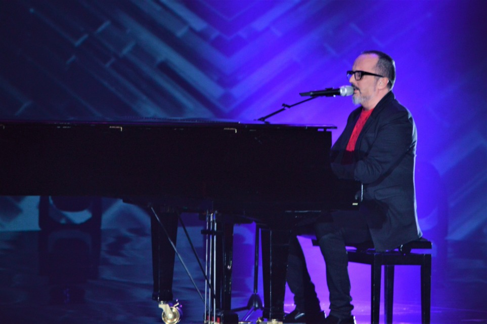 Tony Cetinski brez dlake na jeziku o Slovencih, družinskih vezeh na Koroškem in glasbi. Izvedite, zakaj obožuje naš štrudelj in koga od glasbenikov najbolj ceni.