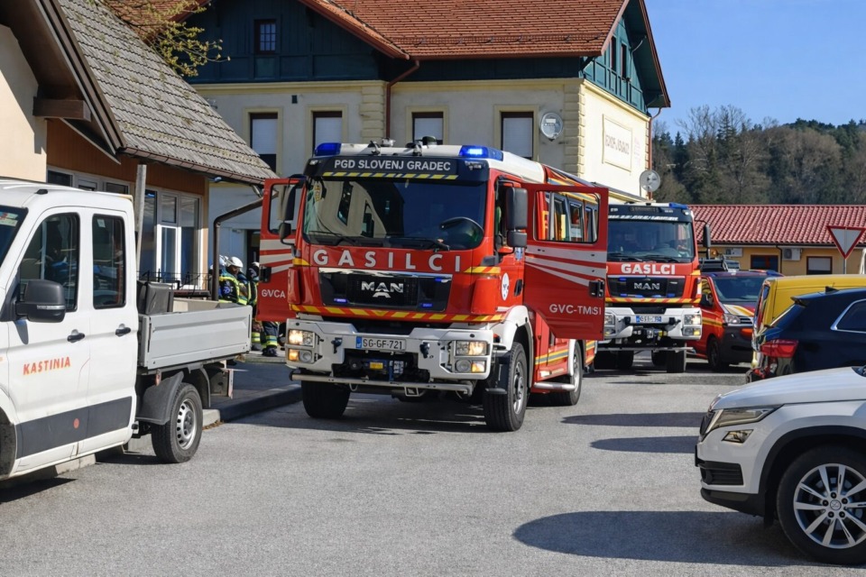Ravnokar gasilci posredovali v gostinskem lokalu v Slovenj Gradcu, tukaj so prve informacije