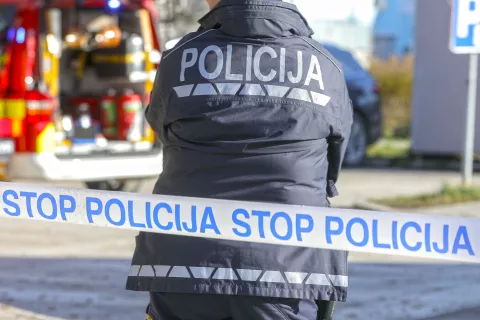 Krvav obračun v Postojni! Policija preiskuje poskus uboja, enega osumljenca so že prijeli