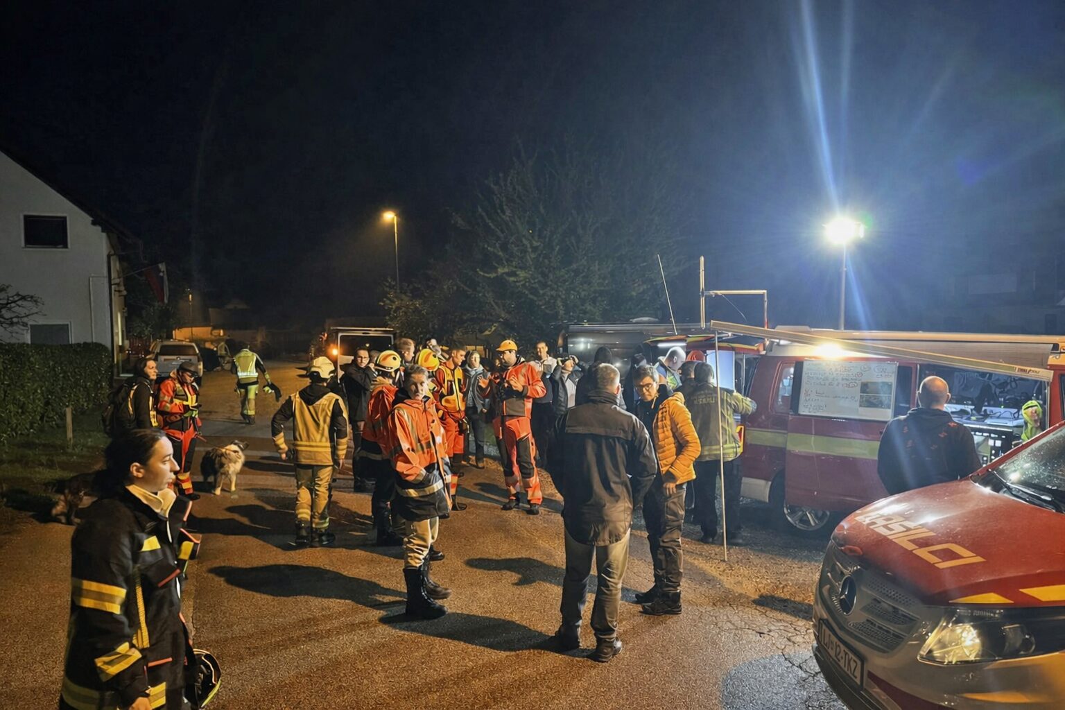11-letnega Ceneta našli živega, v iskalni akciji sodelovalo več kot 140 ljudi