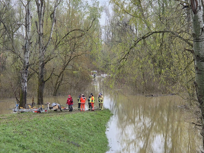 Velika reševalna akcija na reki Savi – iščejo več deset ljudi