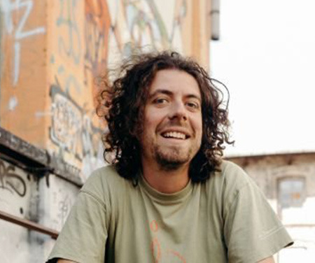 Zaspanec iz filma “Gremo mi po svoje” je igro opustil, danes dela to