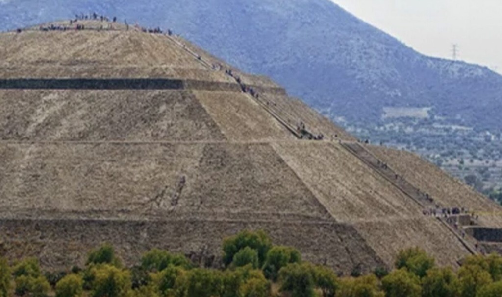 Streljanje med piramidami v Mehiki, turistični dan se je v hipu spremenil v tragedijo