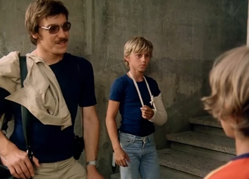 Šokantna preobrazba: Kateri slovenski glasbenik je kot otrok igral v filmu Sreča na vrvici?