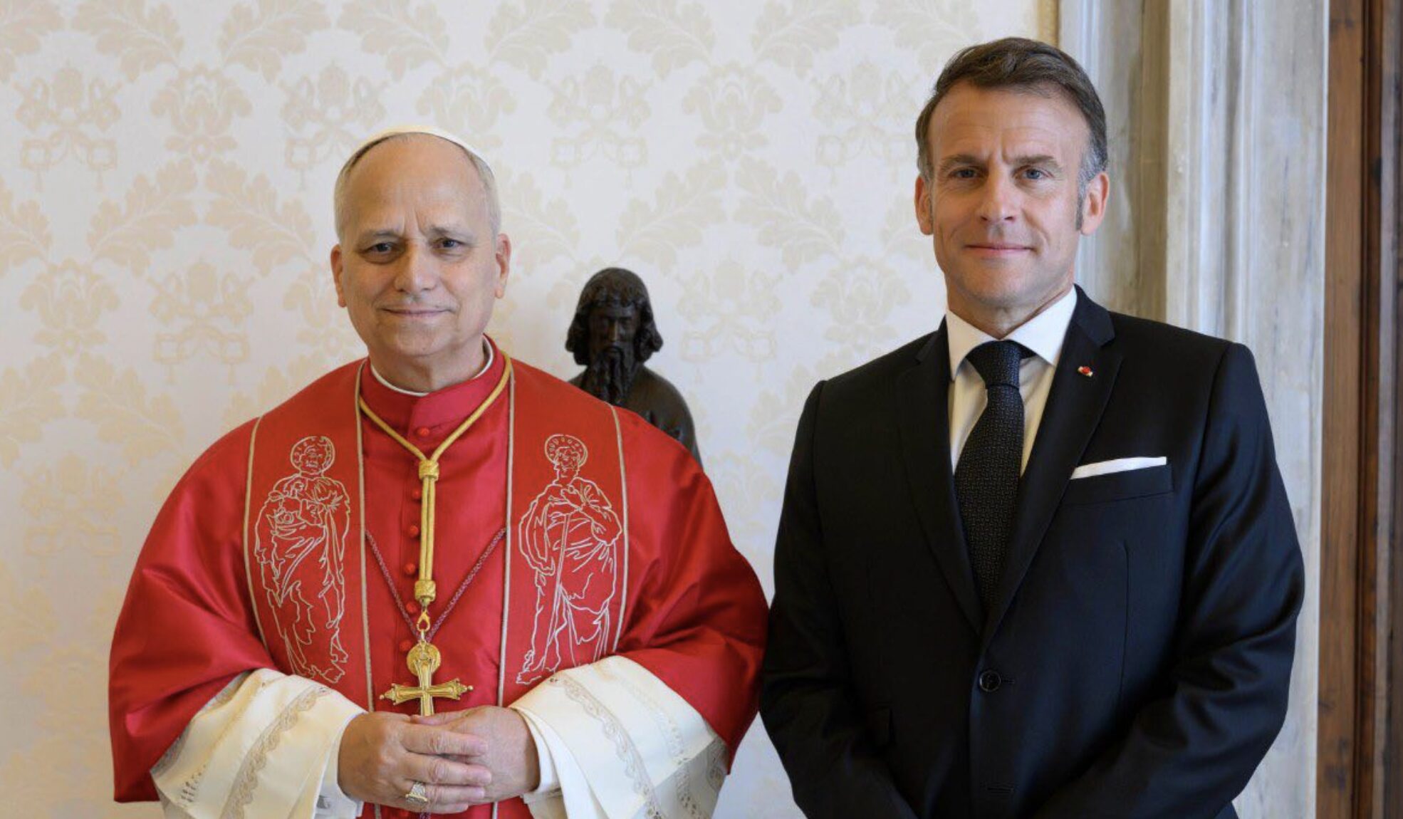 Macron pri papežu Leonu XIV: Vatikan v središču pogovora o vojnah in vse bolj napetem svetu