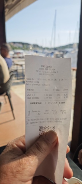 Objavil račun z restavracije na Hrvaškem tik ob morju: »Tukaj je res poceni«