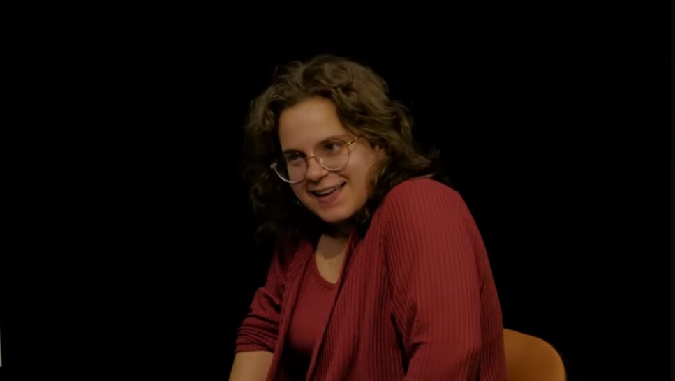 Sara je v svojem iskrenem zapisu in nagovoru sledilcem pojasnila, da je bila njena pot z alkoholom dolga in polna padcev