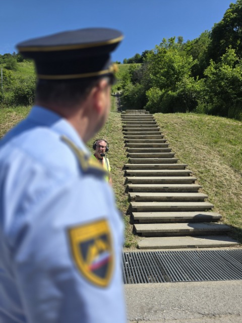 Po 455 stopnicah tekli za dober namen, letos rekordna udeležba