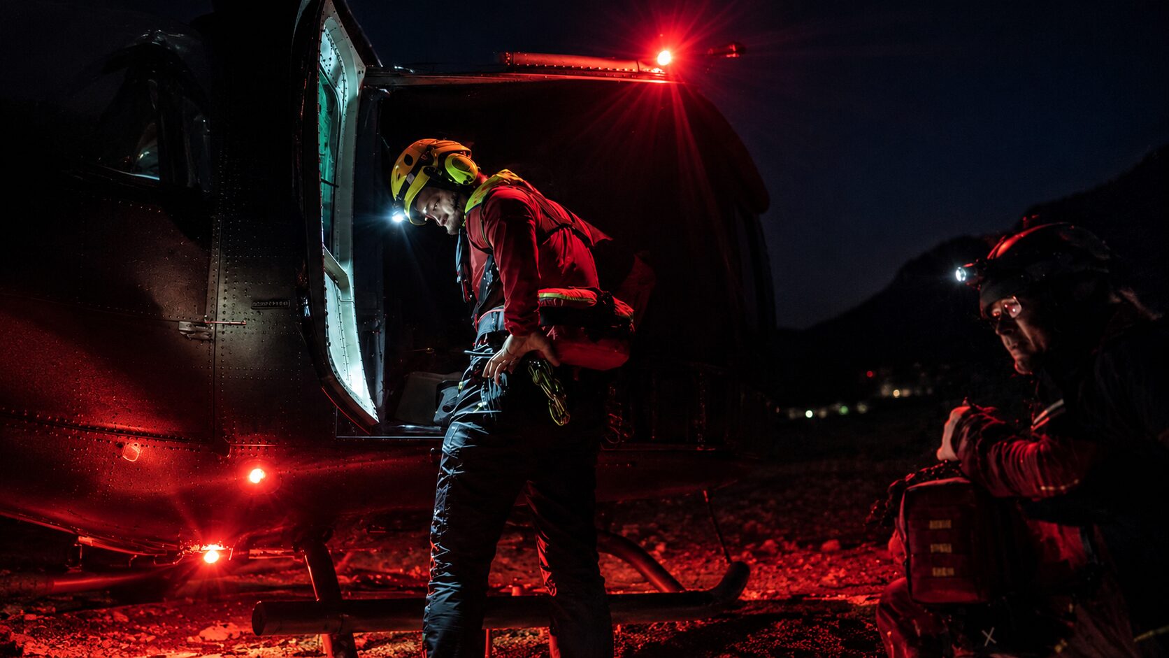 Nočna drama na Snežniku: poškodovano planinko sredi teme reševal helikopter (VIDEO)