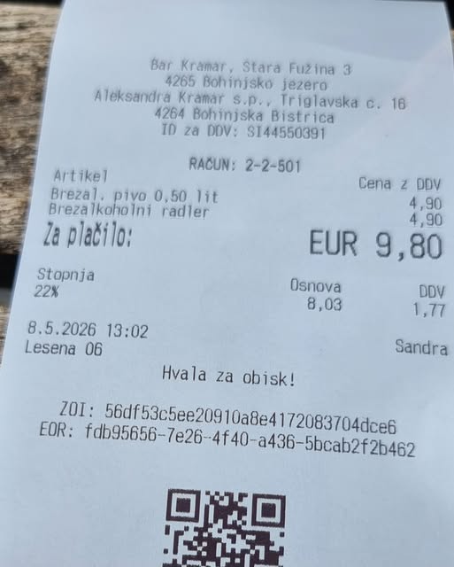 Bolj kot cena pijače ga je po lastnih besedah zmotil odnos osebja, potem ko sta povedala, da ne bosta jedla. Vir: Facebook