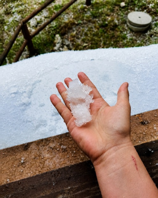 Močne nevihte s točo že udarile, takšno je stanje po Sloveniji (foto/video)