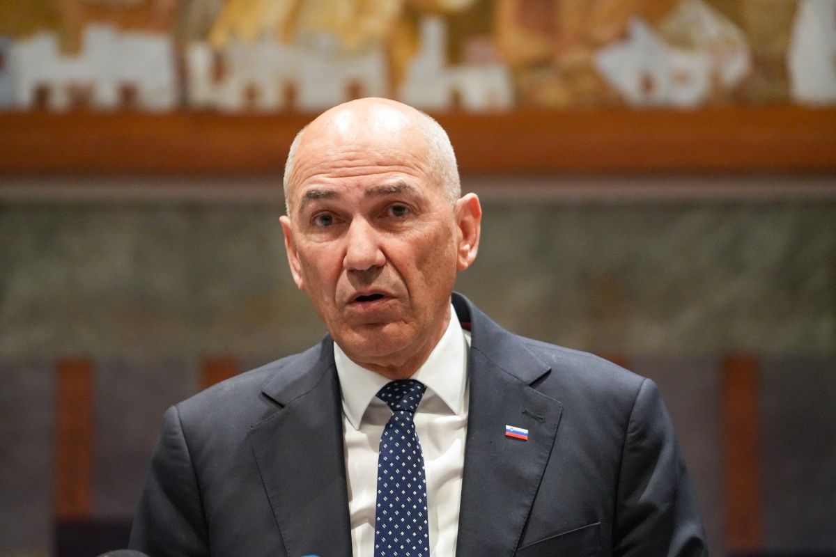 Pretresljive besede Janeza Janše: "Nekdanji premier se bori s težko boleznijo" - zaželel mu je uspešno okrevanje
