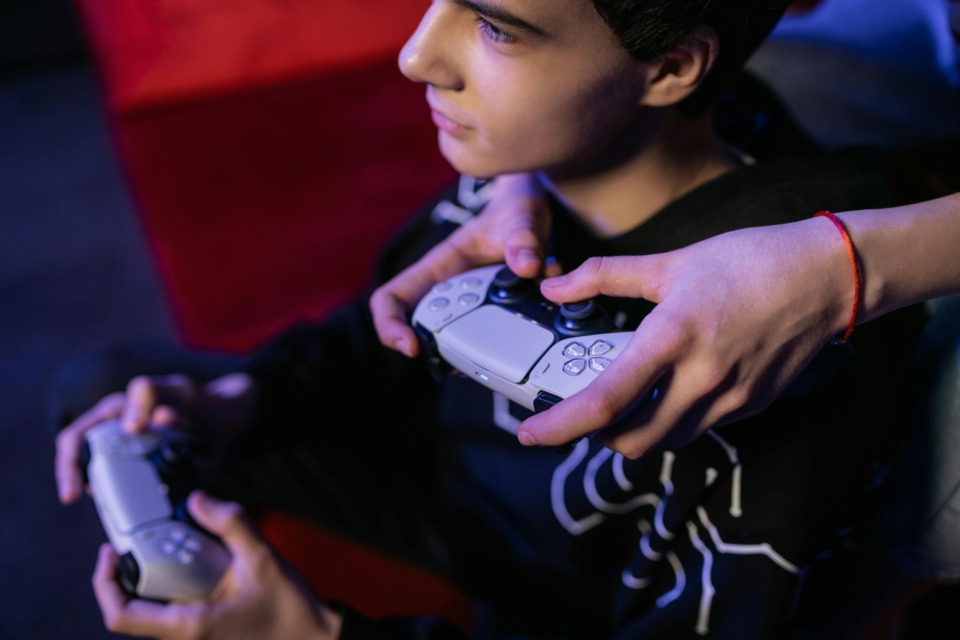 Gaming industrija, igranje iger na kontrolerju