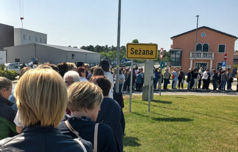 Ženske v Sežani ure čakale v dolgih vrstah za vpis k ginekologinji, zdaj se je odzval zdravstveni dom