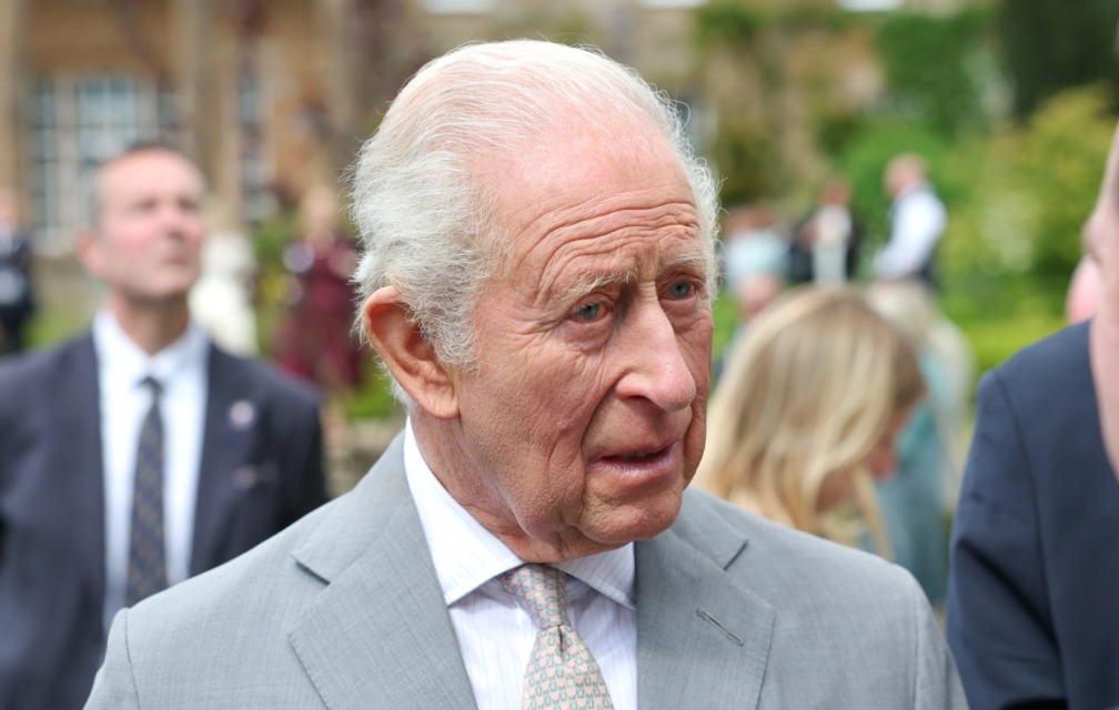 Britanska radijska postaja pomotoma razglasila smrt kralja Karla III.