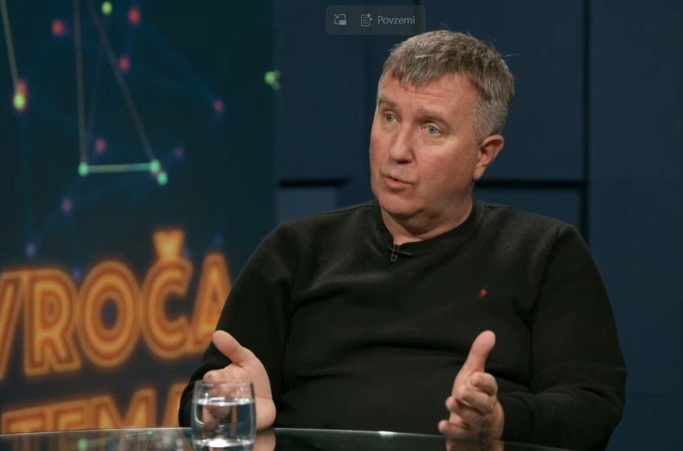 Po krivem odpuščeni slovenski psiholog opozarja na zablodo sistema: “Usposabljamo otroke za življenje v letu 2000, ne pa 2035 ali 2040!”