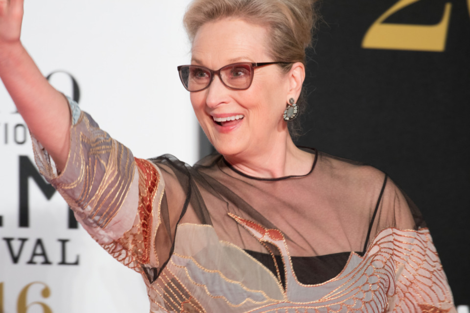 Meryl Streep razkriva poseben vzdevek, ki so ji ga dali vnuki, in iskreno priznava, zakaj v svoji družini ni »kul«, ampak prisega na stroga pravila.