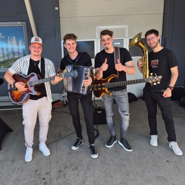 Foto: Člani skupine Vzrock Vir: Dana industrijska prodajalna - Trebnje
