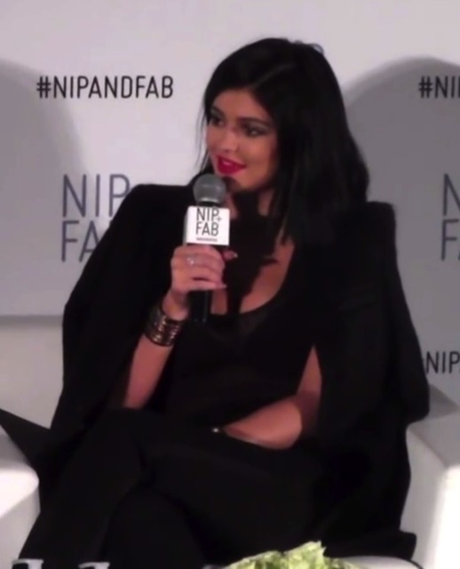 Kylie Jenner je takrat postala simbol upora, ko je v kopalnici posnela kultni skupinski selfi