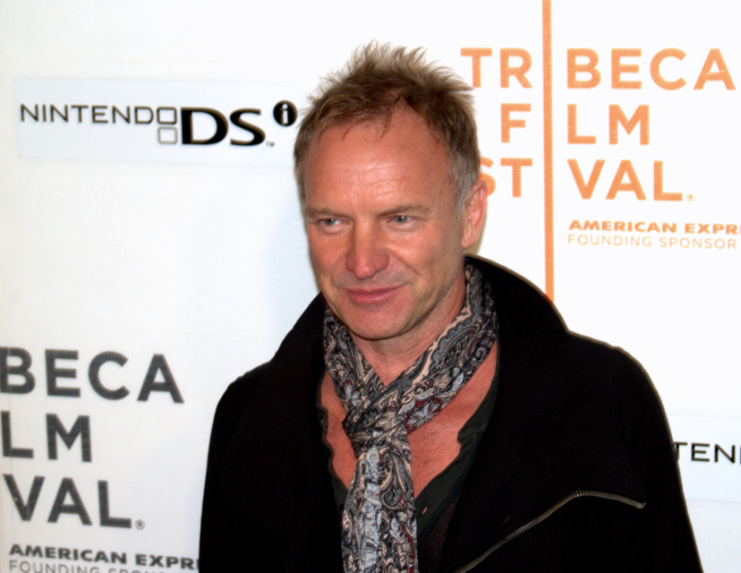 Sting sedi na gori denarja, težki več kot 500 milijonov evrov